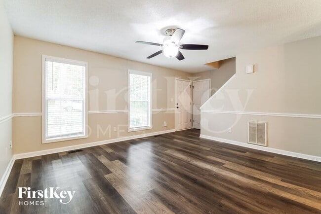 Building Photo - 3710 Newport Dr