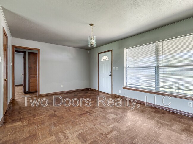 Foto del edificio - 1221 NE 44th St