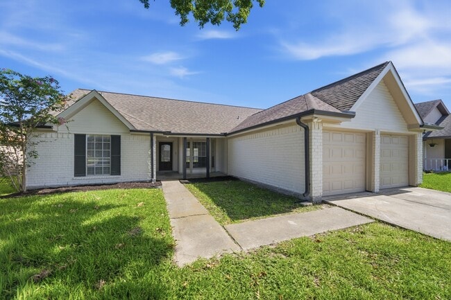 Building Photo - 1805 Whitebriar Dr