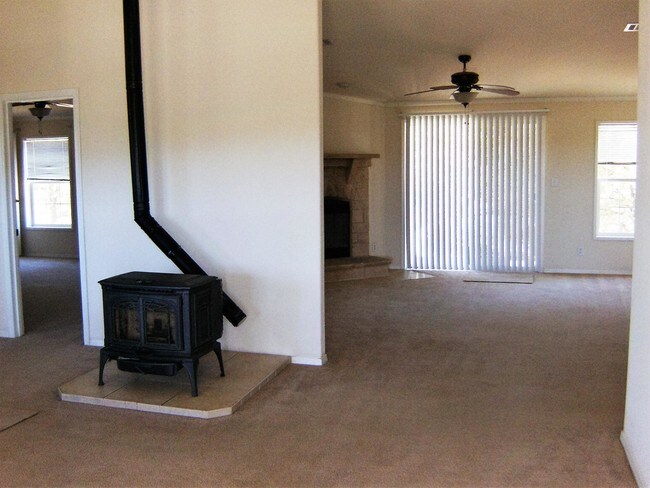 Building Photo - 7 Pinto Ct