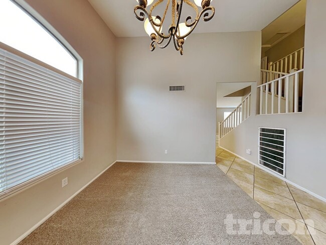 Foto del edificio - 8738 W Golden Ln