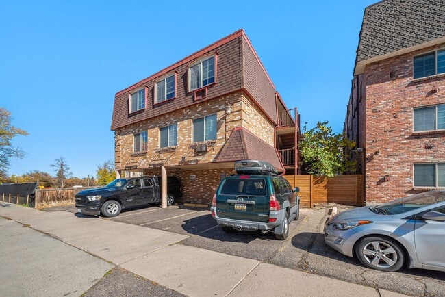 Photo - Spacious 1 Bed 1 Bath in the heart of Capi... House