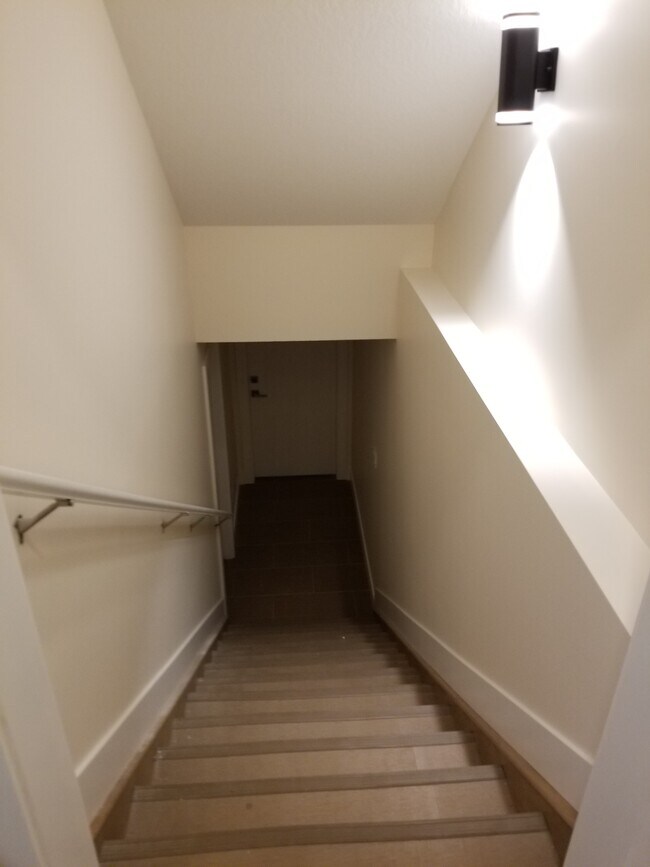 Building Photo - 16531 133 St NW