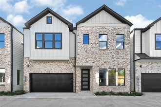 Building Photo - 2595 Paul Quinn St