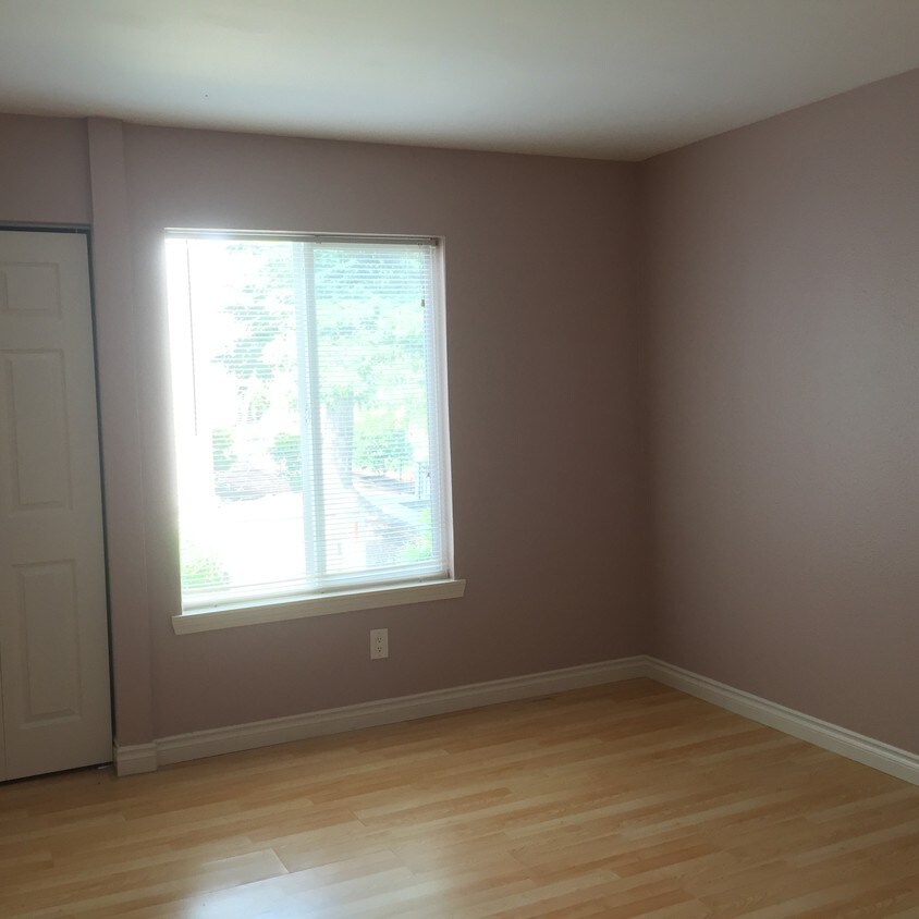 14628 NE 32nd St Unit E, Bellevue, WA 98007 Apartment for Rent in