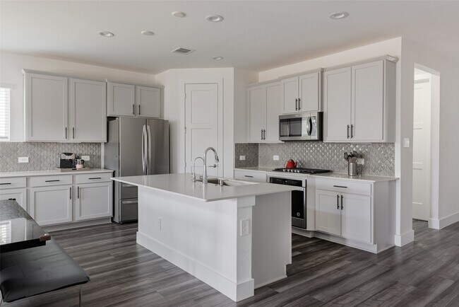 Foto del edificio - 4139 Magliana Ln