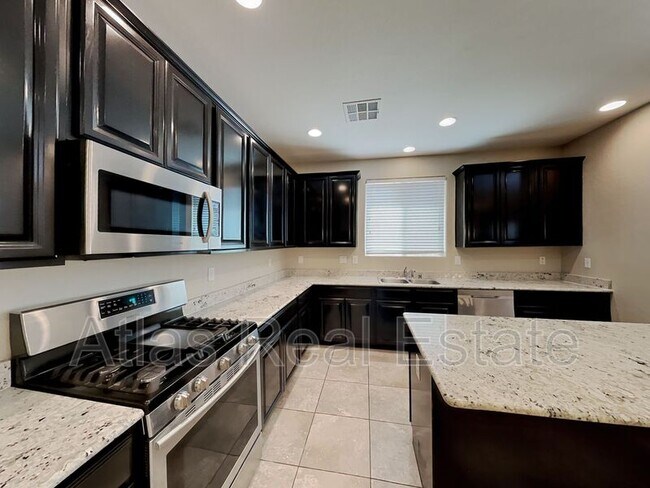 Building Photo - 6365 Kellyville Dr