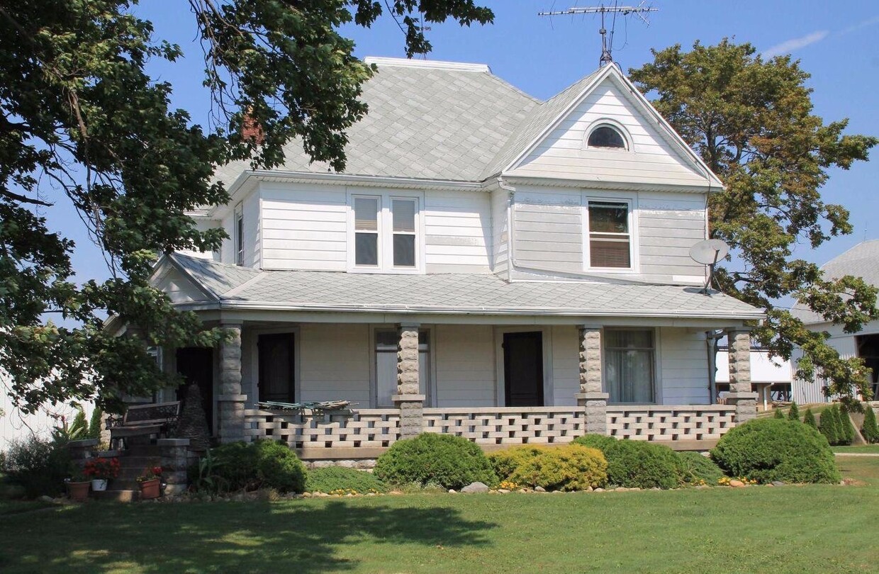 Primary Photo - Beautiful Shelby Farm House