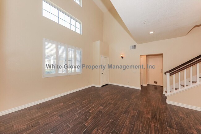 Foto del edificio - 3 Bedroom Plus Loft Condo in Gated Chino Hills Community