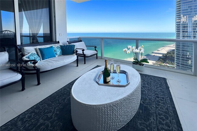 Foto del edificio - 18101 Collins Ave