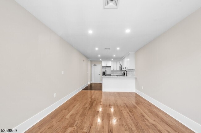 Building Photo - 162 Closter Dock Rd