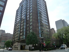 Building Photo - 21 W Goethe St