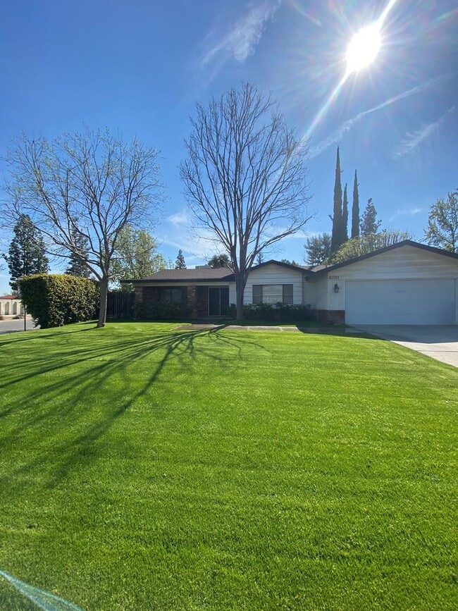 Building Photo - 6701 Caswell Ave