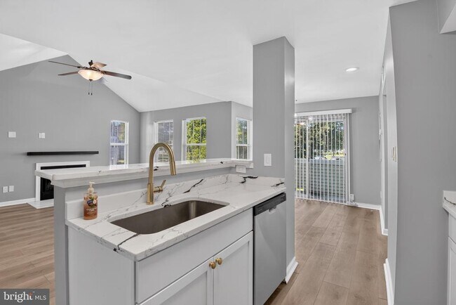 Foto del edificio - 4436 Lord Loudoun Ct