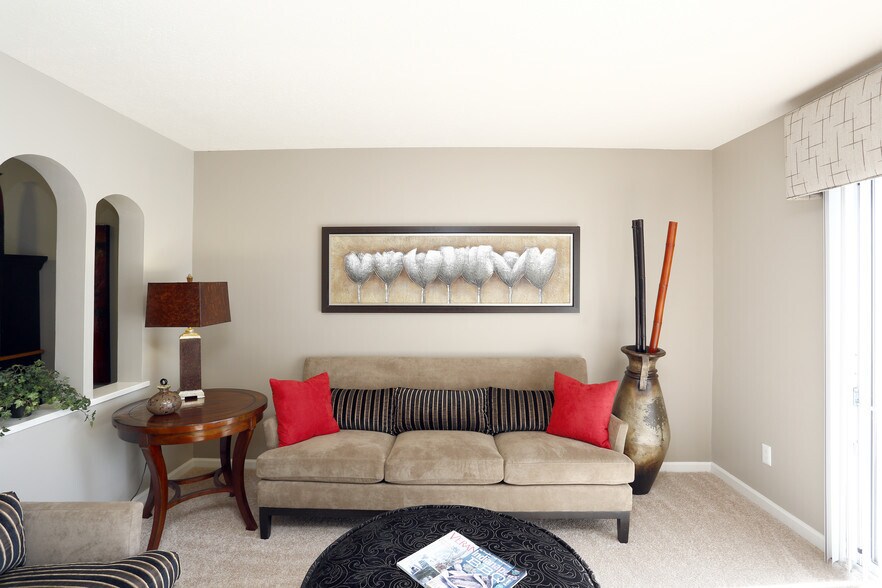 Lake Castleton Apartment Homes Rentals Indianapolis, IN