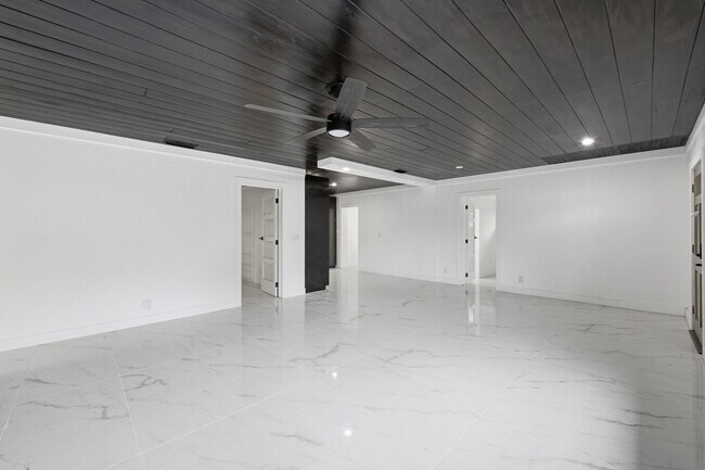 Foto del edificio - 2529 Rainbow Dr