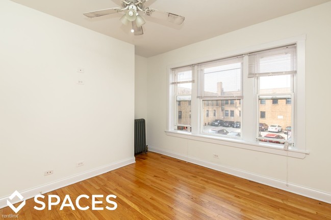 Building Photo - 5050 N Clark St