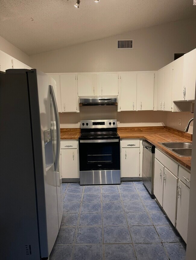 Foto del edificio - 10557 Parkcrest Dr