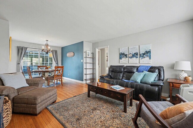 Building Photo - 7221 Vassar Ave