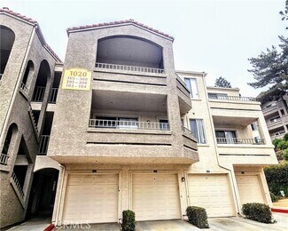 Building Photo - 1020 Vista Del Cerro Dr