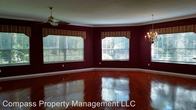 Foto del edificio - 602 Triano Cir