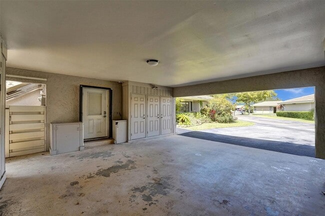 Building Photo - 3650 N 36th Ave