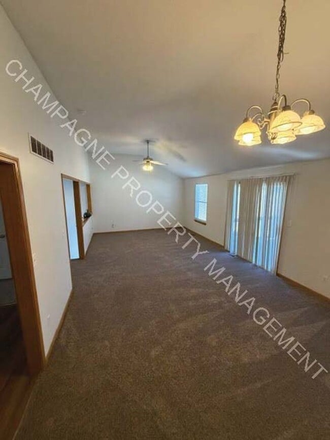 Building Photo - 6524 NE 44th St