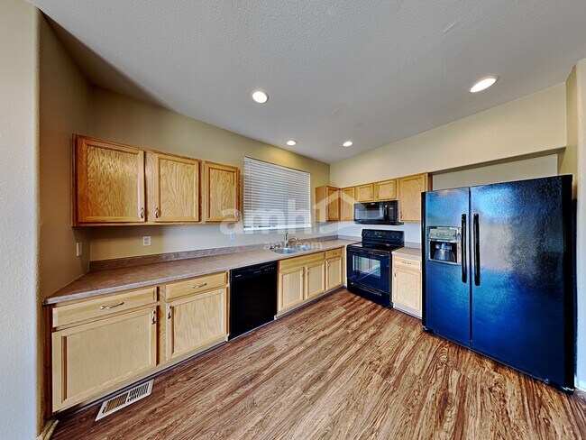 Foto del edificio - 5525 Kittredge St