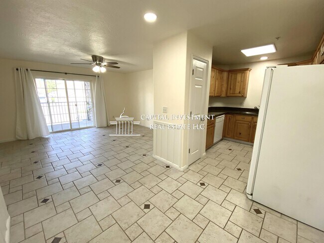 Building Photo - 1563 Westbury Way