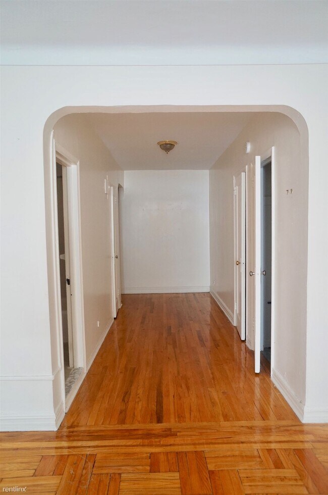 Foto del edificio - Studio, 1 bath House - 430 Ocean Pkwy