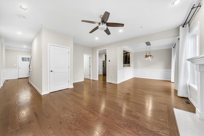 Building Photo - 5 Chestnut Crk