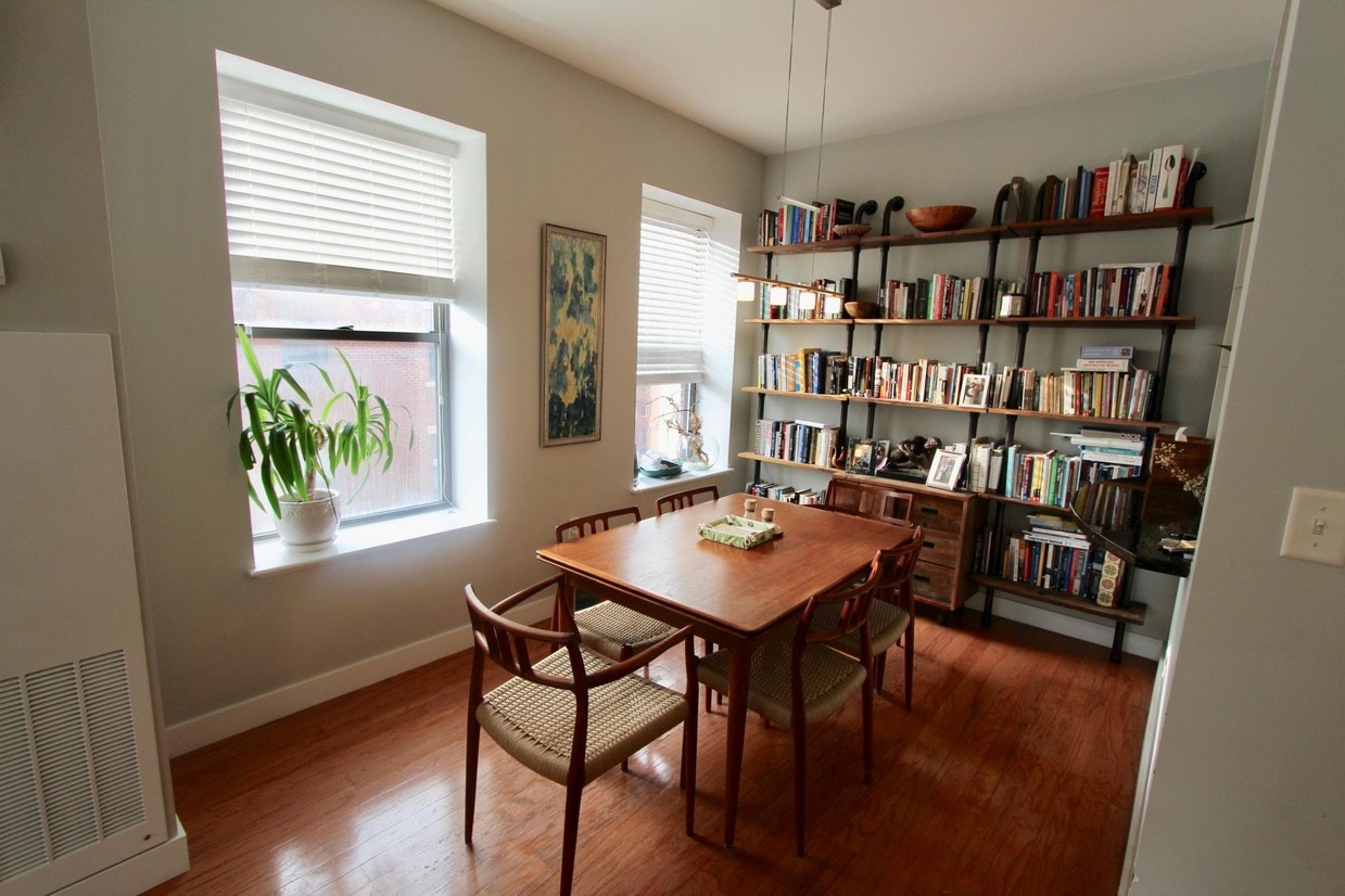 Primary Photo - 2 Rollins St