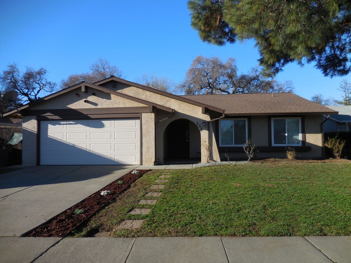 Primary Photo - Beautiful Vacaville Home for Rent