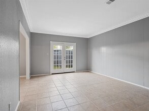 Building Photo - 3748 Lake St