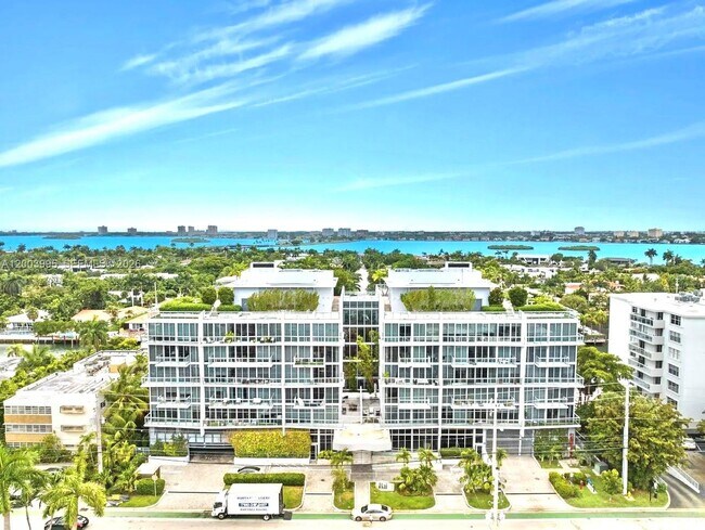 Foto del edificio - 9940 W Bay Harbor Dr