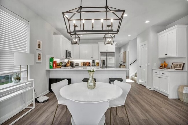 Building Photo - 2318 S 4th St