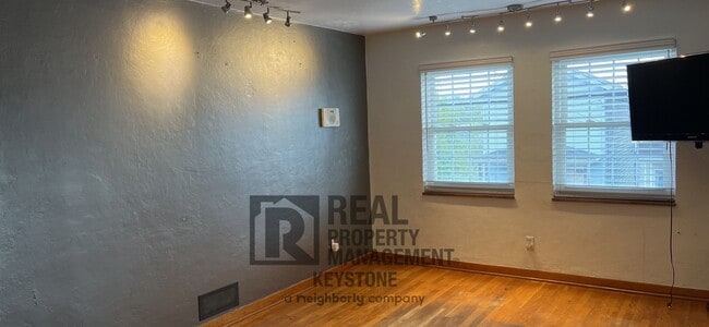 Building Photo - Beautiful house in Tarentum