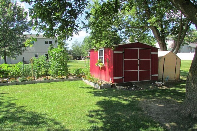 Foto del edificio - 15681 Oakdale St
