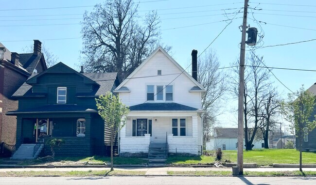 Photo - 1822 W Jefferson St House