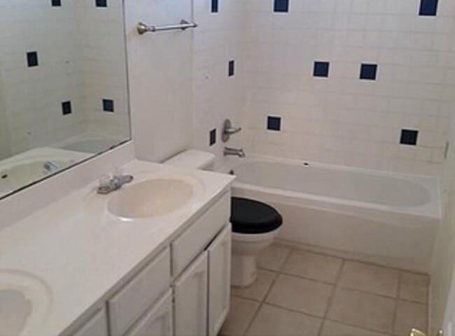 Building Photo - 4621 Loma De Arena Ct