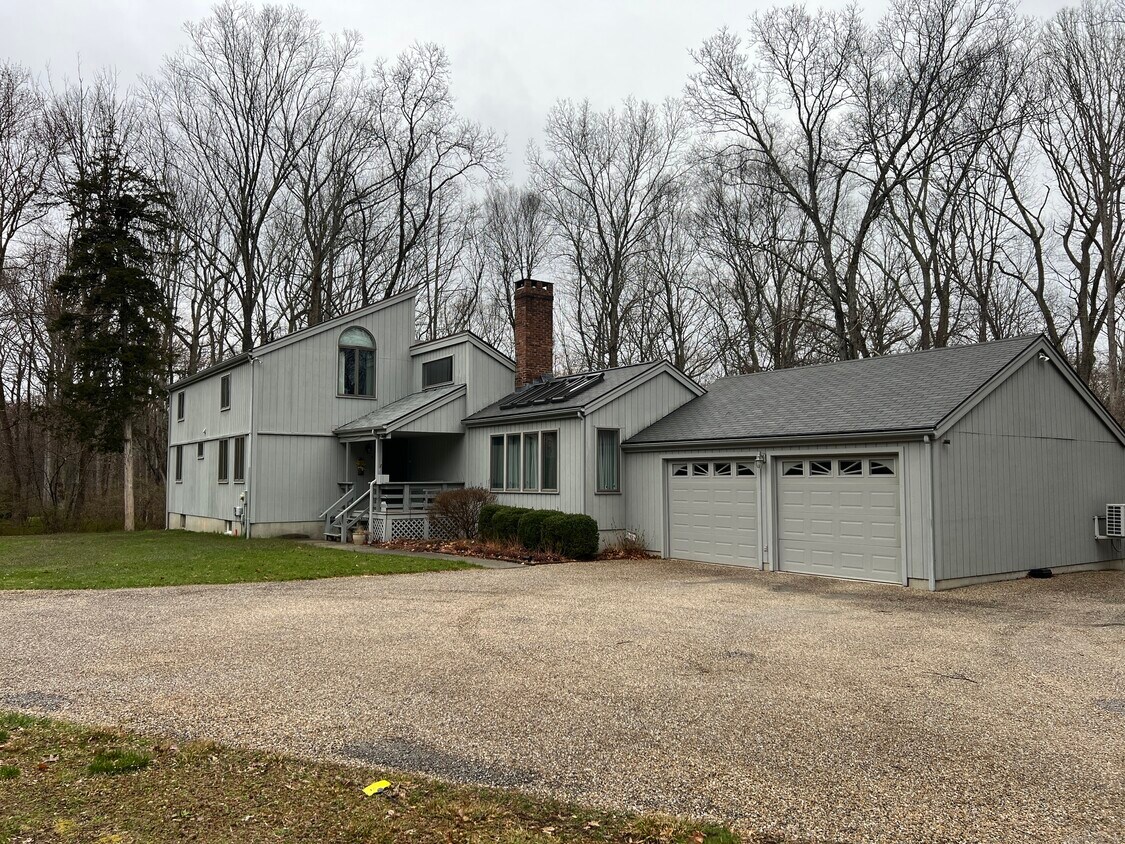 Foto principal - 82 Sill Ln