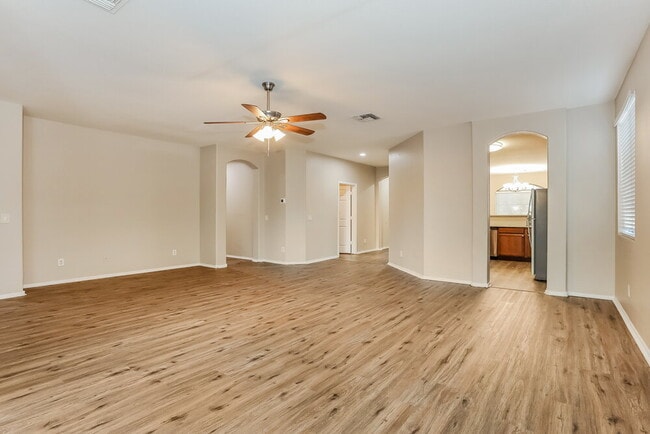 Building Photo - 6603 S 17th Ave