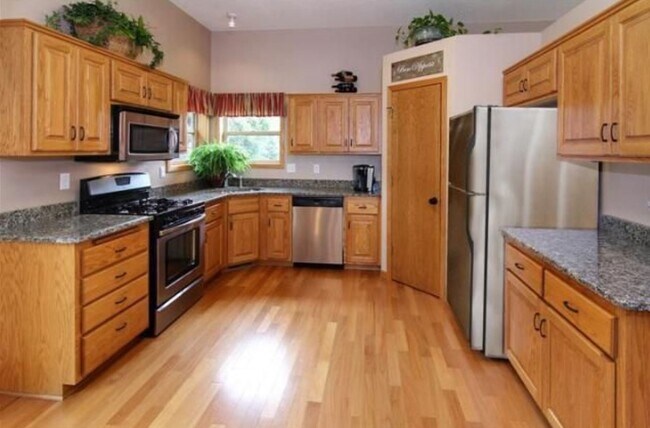 Foto del edificio - 9282 Creek Way