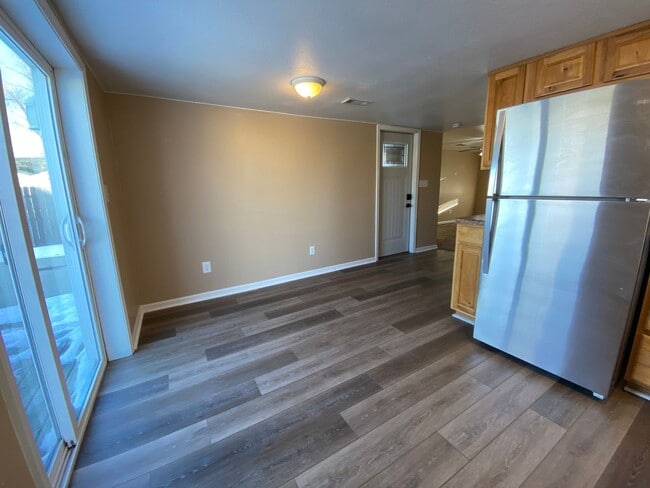 Foto del edificio - Now Leasing: Charming 1 Bedroom, 1 Bathroom Home in Waterloo, IA!