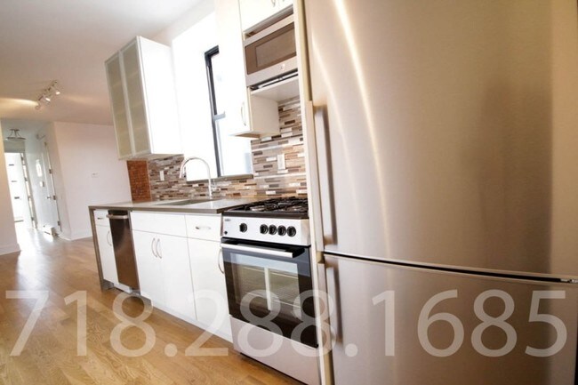 Foto del interior - 556 GATES AVE