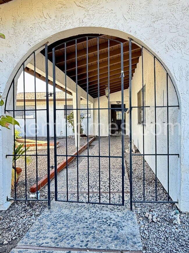Foto del edificio - 15917 Arena Dr