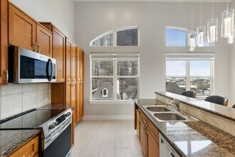 Building Photo - 1010 Rosine St