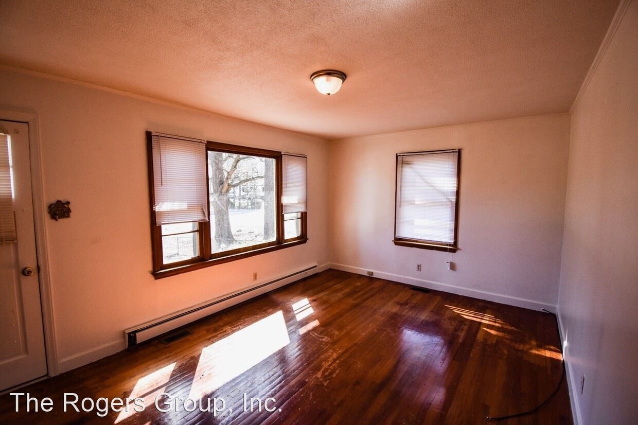 Foto principal - 3 br, 1 bath House - 1703 Willow Lane