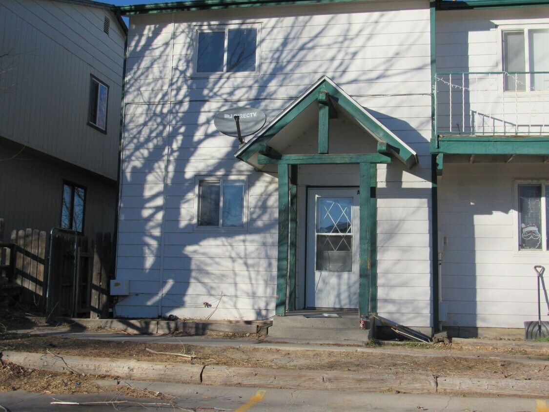 Primary Photo - Affordable 3 Bdrm TownHome-West Side!
