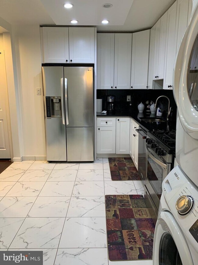 3705 S Mason Dr Unit 413S, Baileys Crossroads, VA 22041 Condo